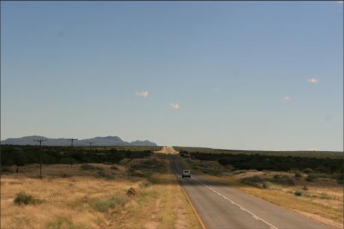 Heading now north, taking the inner route of Namibia towards Okinjima, the AfriCat-Projet